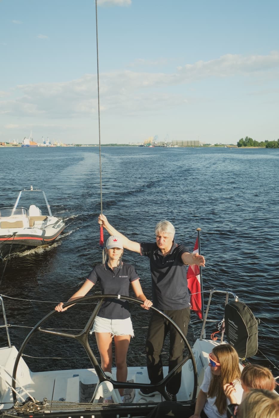 Saulriets virs Rīgas līča no jahtas N·COLE klāja